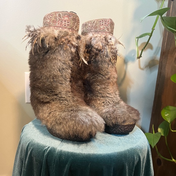 Unique boots fur and feathers - Picture 1 of 8
